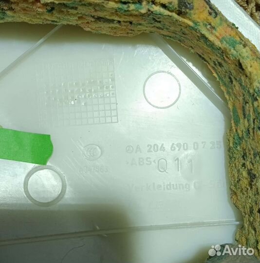 Обшивка стойки задней W204 CClass