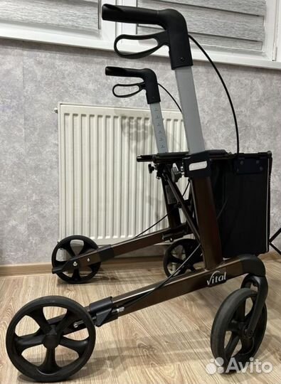 Ходунки для взрослых на колесах (Роллатор)