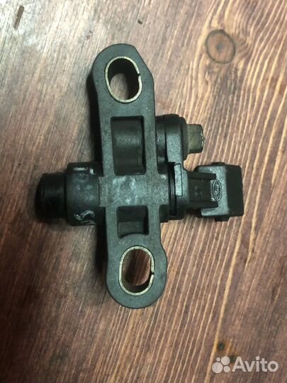 Датчик коленвала на 2.4 D2FA Ford 948f6c315aa