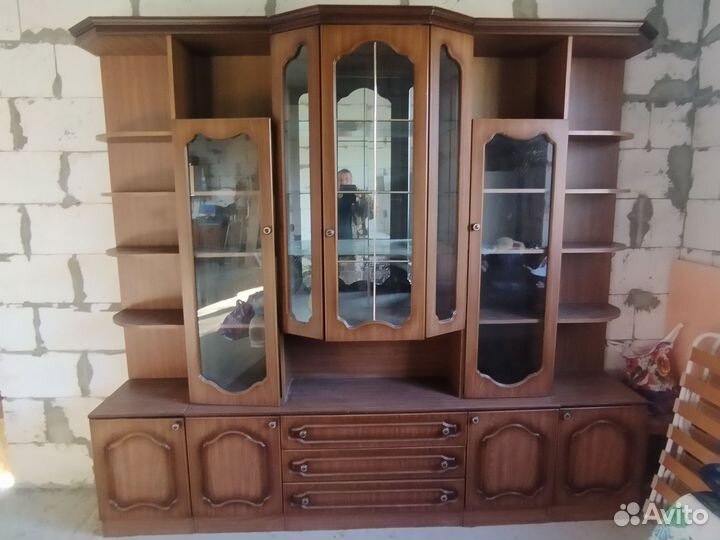Продам стенку бу бронь