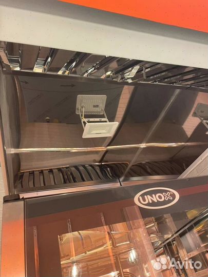 Зонт вытяжной с жироуловителем