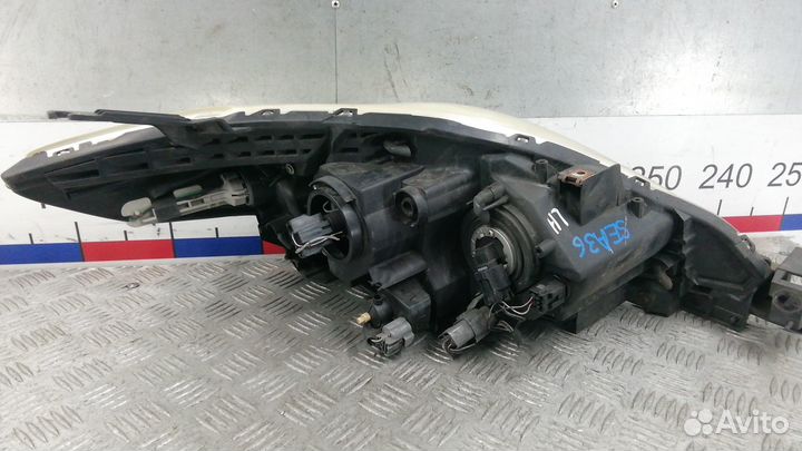 Фара Mazda 5 CR (2005-2010)