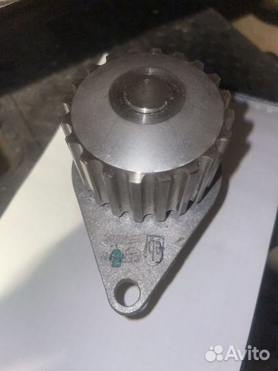 Помпа на Пежо партнер Febi артикул 09260