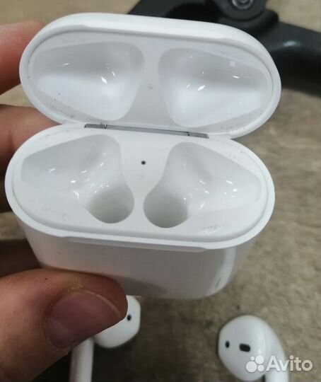 Airpods a1602