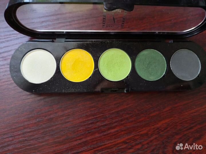 Палитра теней make up atelier paris