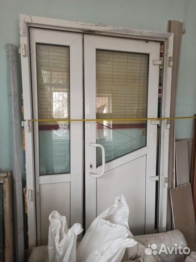 Дверь входная алюминиевая бу