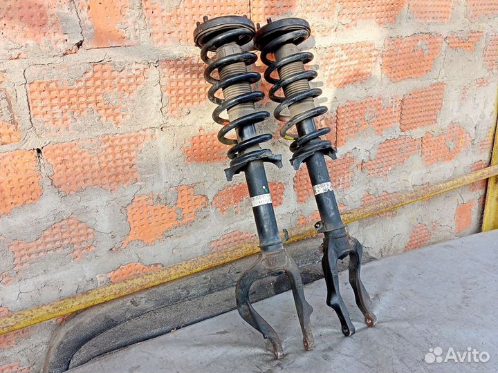 Амортизатор передний Honda Accord 8 CU 2.4