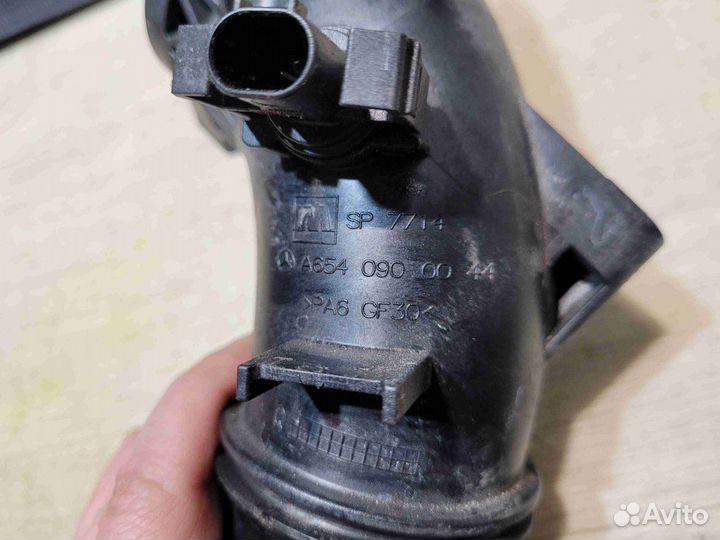 Фланец (тройник) системы охлаждения Mercedes-Benz