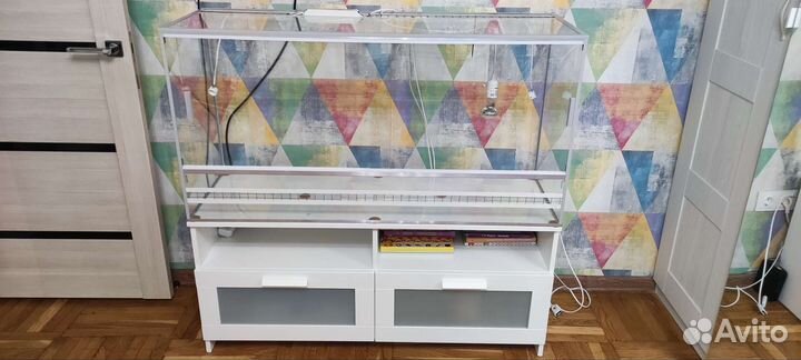 Террариум(паучатник), стойка, стеллаж на заказ