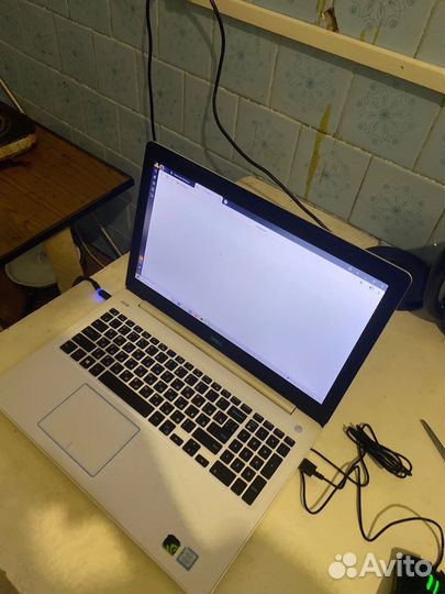 Игровой ноутбук Dell