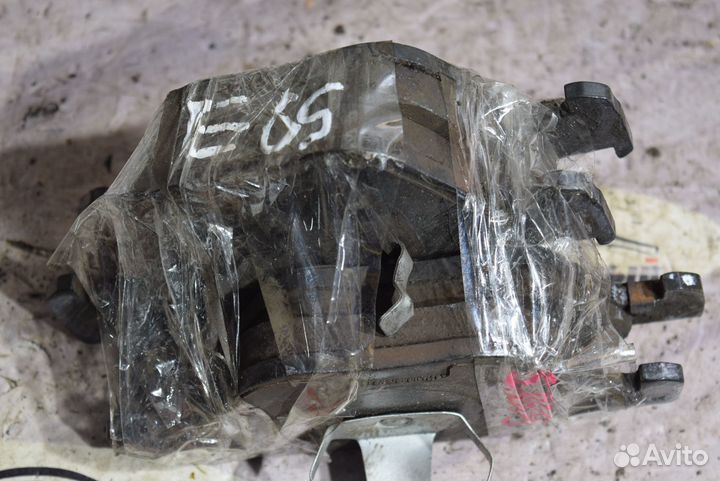 Колодки тормозные c BMW 7-Series E65 M54B330