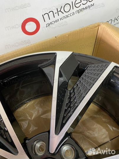 Литые диски Audi R19