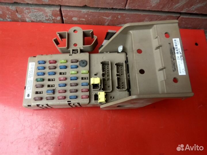 Блок предохранителей Subaru 82201fg010