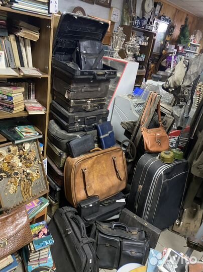 Антикварная лавка Чемоданы СССР
