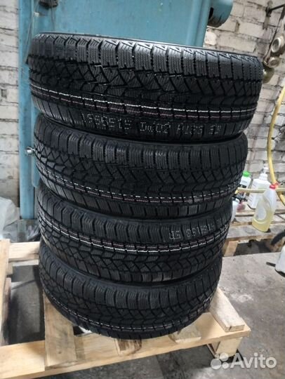 Accelera 651 19.5/65 R15 91T