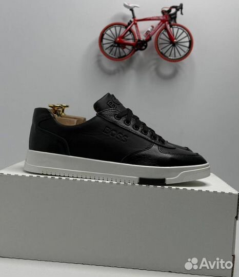 Кроссовки Boss эргономичные