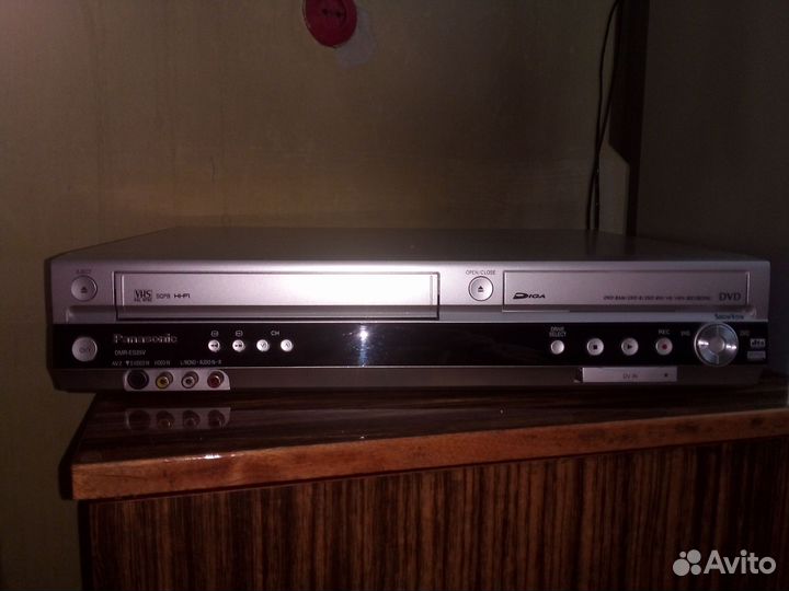 Видеомагнитофон и DVD player Panasonic