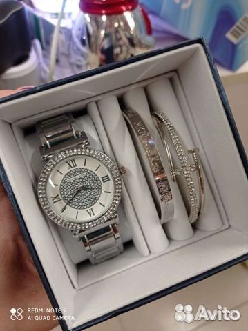 Женский подарочный набор часы,браслеты Kors Стразы