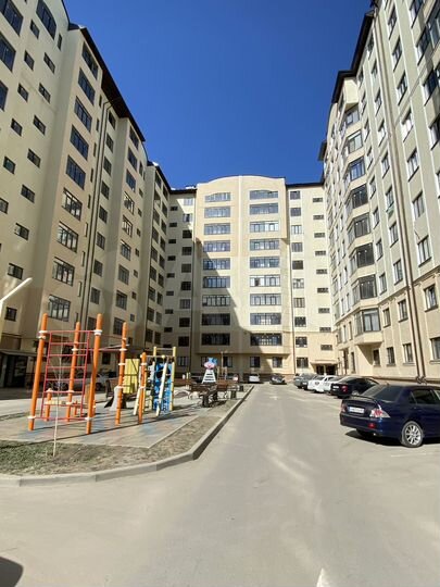 2-к. квартира, 72 м², 8/10 эт.