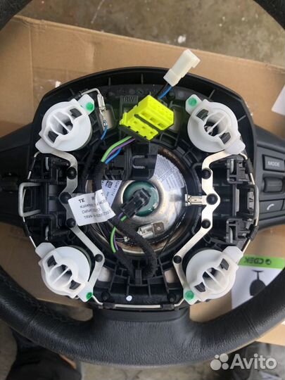 Продам руль бмв F30,F20