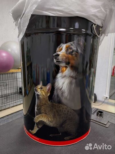 Жестяной бак для хранения сухого корма 40 л