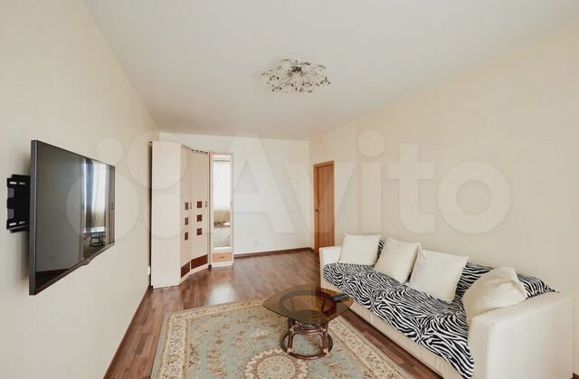 2-к. квартира, 80 м², 9/17 эт.