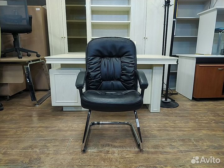 Кресло конференц б/у CH-416V кожзам 12609-чрн
