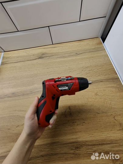 Аккумуляторная отвертка