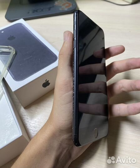 Телефон iPhone 7 Plus