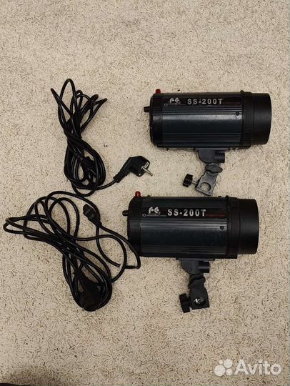 Студийный свет falcon Eyes SS-200T