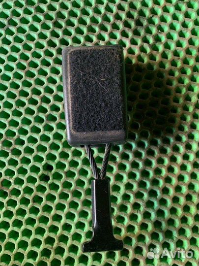 Фиксатор ремня задний Opel Astra H