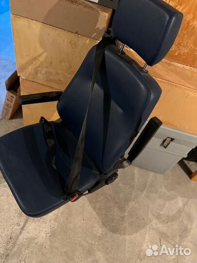 Сиденье поворотное откидное