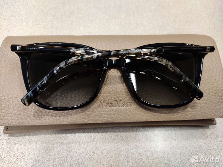 Солнцезащитные очки Max Mara