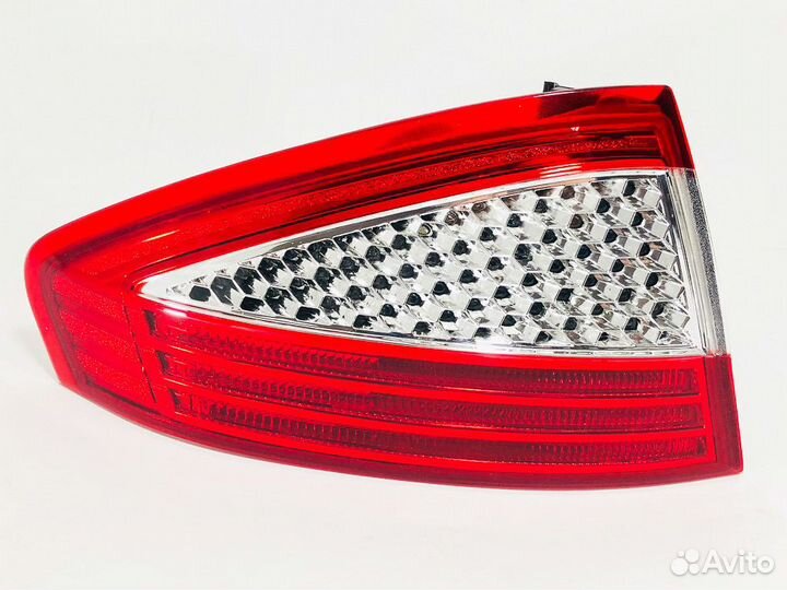 Фонарь левый задний в крыло Ford Mondeo 4