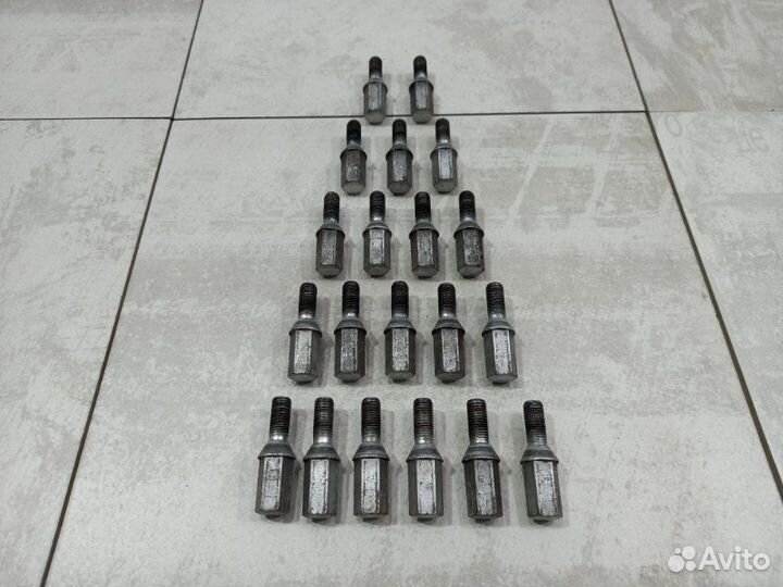 Болты колесные комплект Mercedes C200 W202 111.945