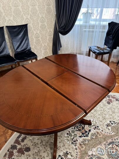 Деревянный кухонный столи и 2 стула