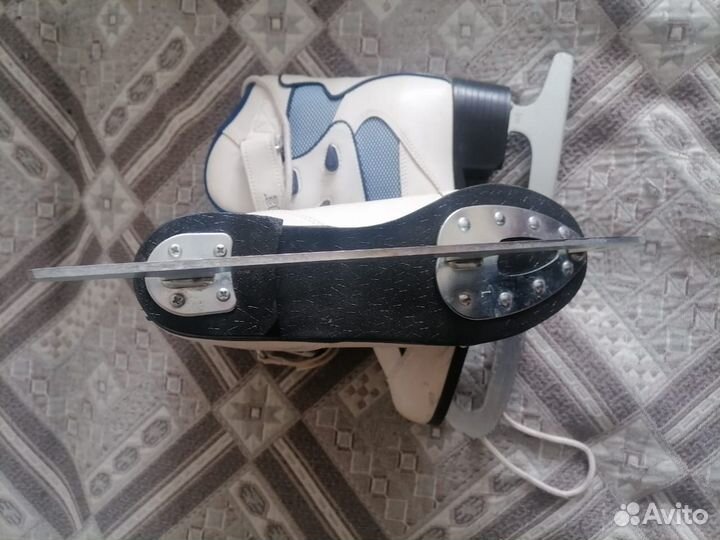 Коньки женские 39/40 размер