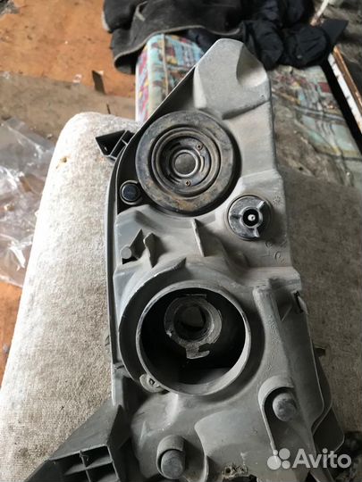 Левая фара Toyota Camry 45