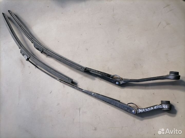 Поводок стеклоочистителя передний для Mazda 626 GE