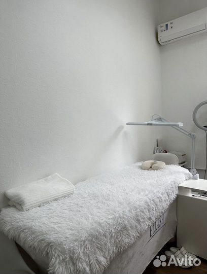 Аренда кушетки для наращивания ресниц