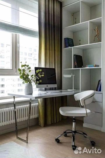 Детская рабочая зона у окна