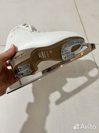 Фигурные коньки edea 225