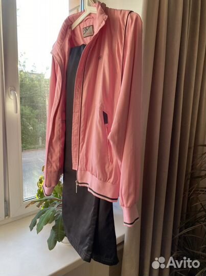 Женский спортивный костюм