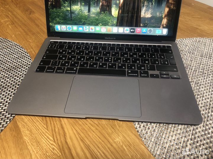 Macbook air 2020 i5/16 гигов