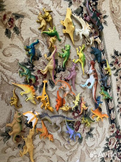 Игрушечные динозавры