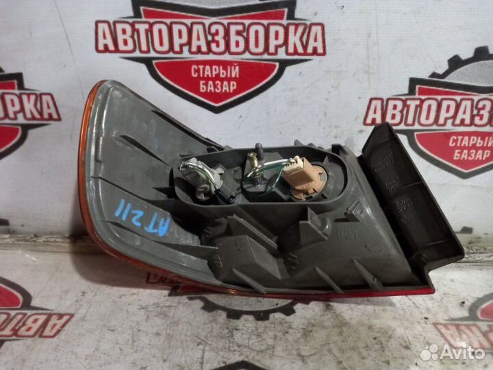 Фонарь задний правый Toyota Corona Premio AT211