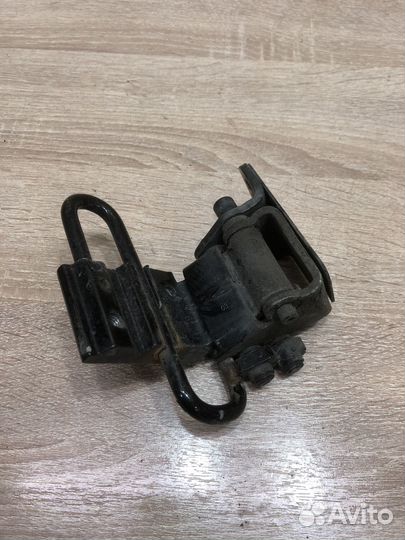 Петля двери задняя левая нижняя Ауди A4 B6