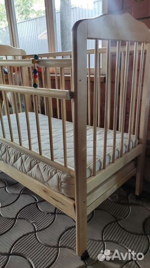 Детская кроватка