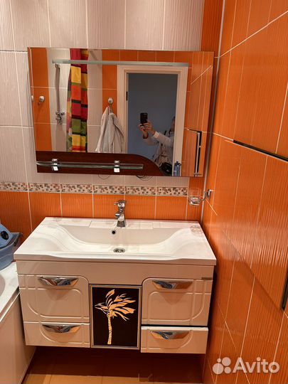 Тумба подвесная с раковиной и зеркалом 100 см бу