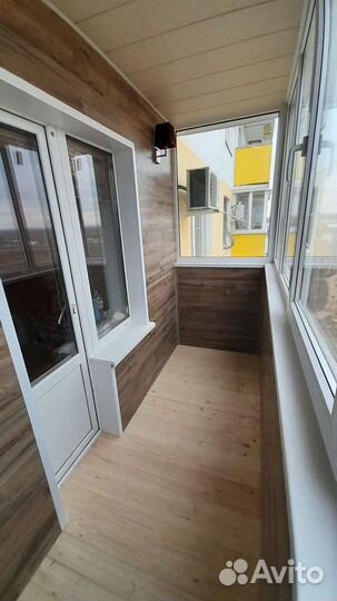 Остекление и отделка балкона